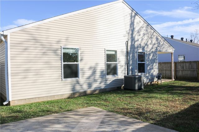 1205 Spring Street, Bentonville, AR 72712