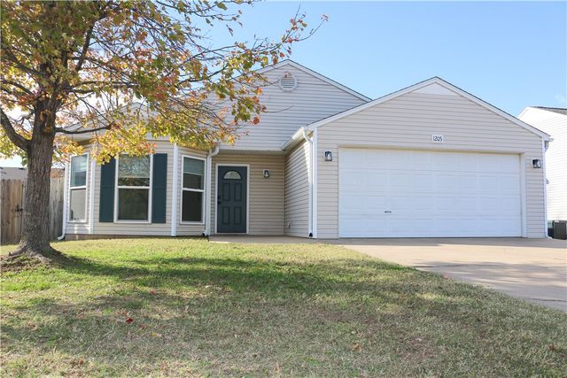1205 Spring Street, Bentonville, AR 72712