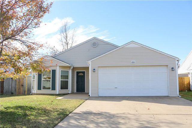 1205 Spring Street, Bentonville, AR 72712