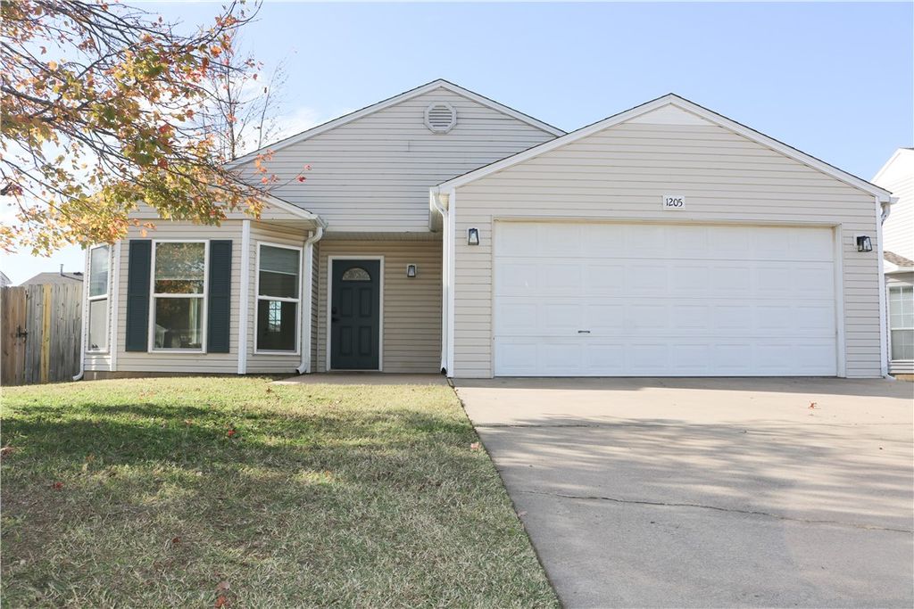 1205 Spring Street, Bentonville, AR 72712