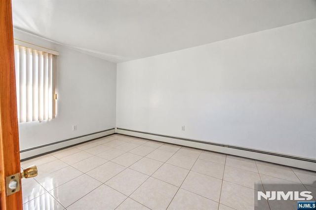 1225 16th Street, Fort Lee, NJ 07024