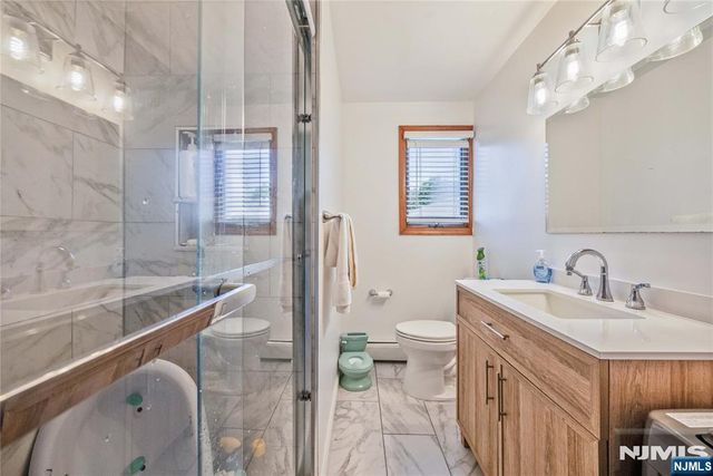 1225 16th Street, Fort Lee, NJ 07024