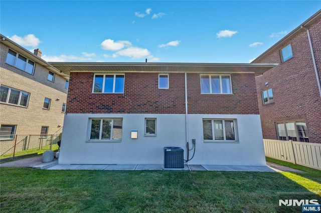 1225 16th Street, Fort Lee, NJ 07024