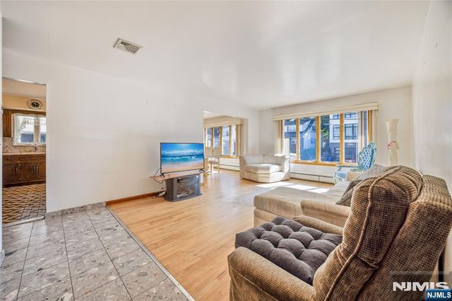 1225 16th Street, Fort Lee, NJ 07024
