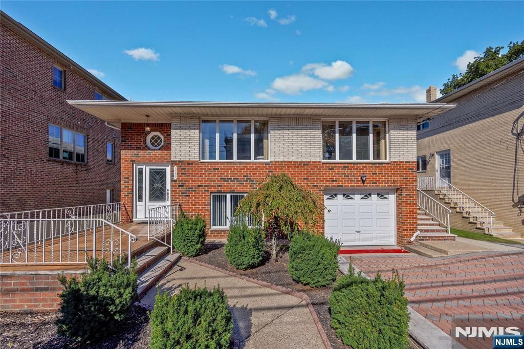 1225 16th Street, Fort Lee, NJ 07024