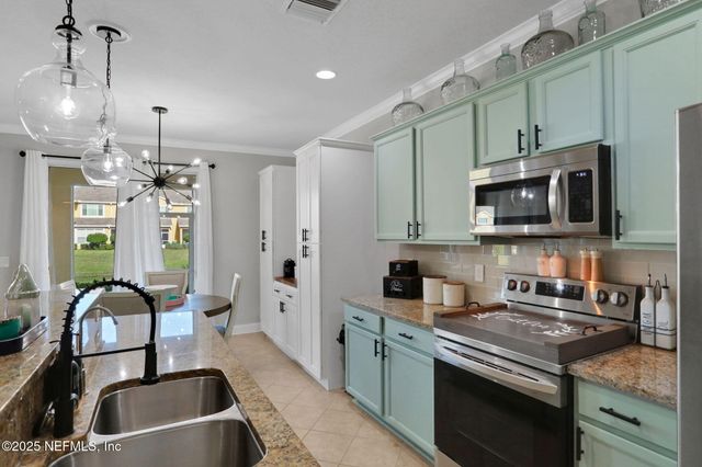 14163 MAHOGANY Avenue, Jacksonville, FL 32258