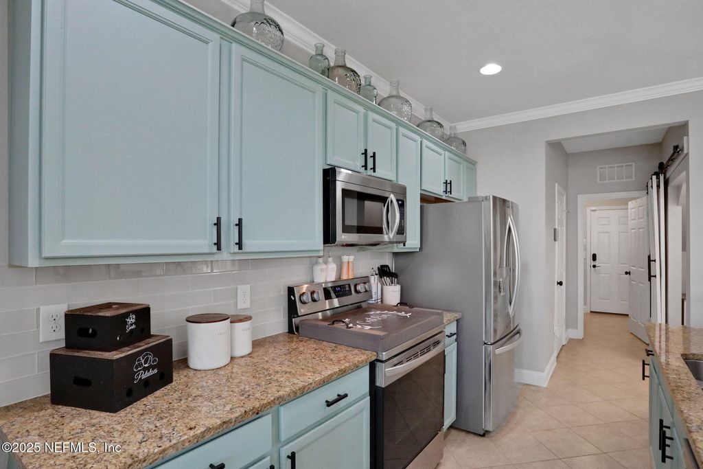 14163 MAHOGANY Avenue, Jacksonville, FL 32258
