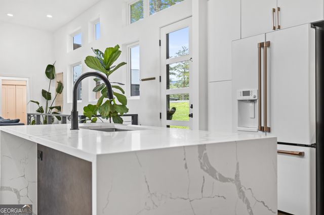 21 That Way, Young Harris, GA 30582