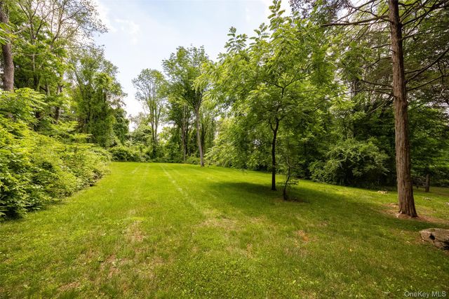 15 Horseshoe Lane, Millerton, NY 12546
