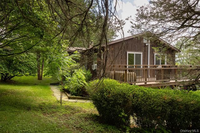 15 Horseshoe Lane, Millerton, NY 12546