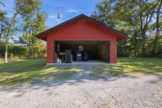 700 Wallace Rd, Gallatin, TN 37066