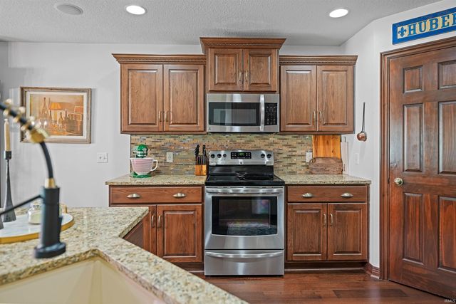 1544 VINTNERS Way, Fort Wayne, IN 46845