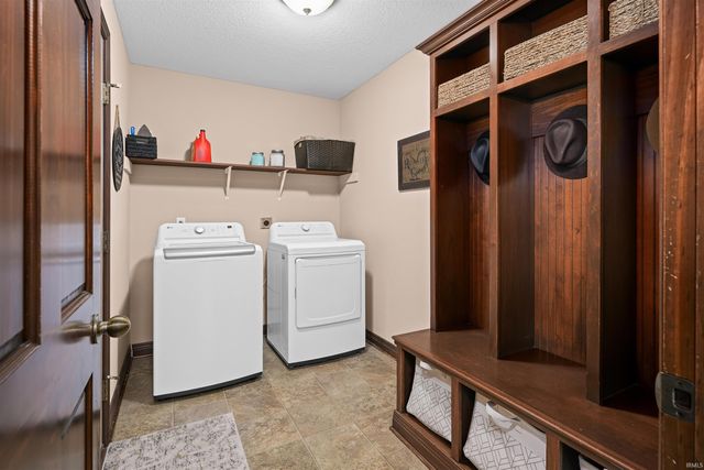 1544 VINTNERS Way, Fort Wayne, IN 46845