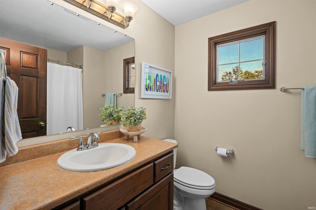 1544 VINTNERS Way, Fort Wayne, IN 46845