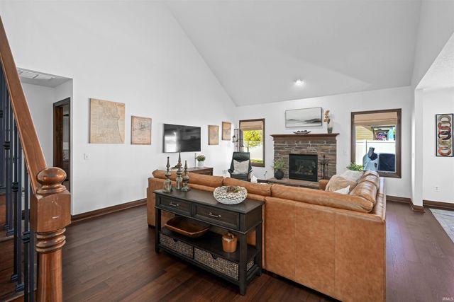1544 VINTNERS Way, Fort Wayne, IN 46845