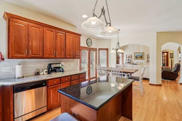 143 Pineridge Drive S, Oswego, IL 60543