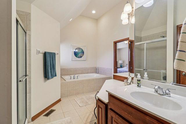 143 Pineridge Drive S, Oswego, IL 60543