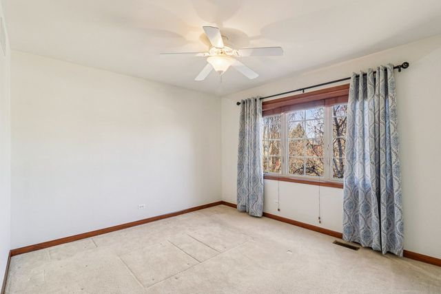 143 Pineridge Drive S, Oswego, IL 60543