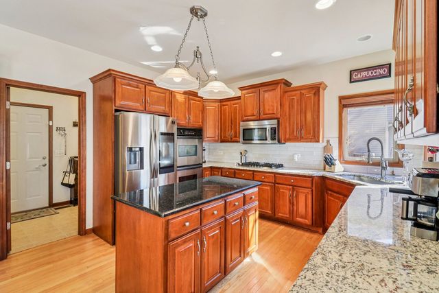 143 Pineridge Drive S, Oswego, IL 60543