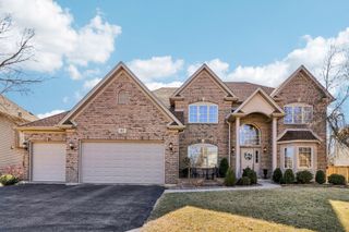 143 Pineridge Drive S, Oswego, IL 60543