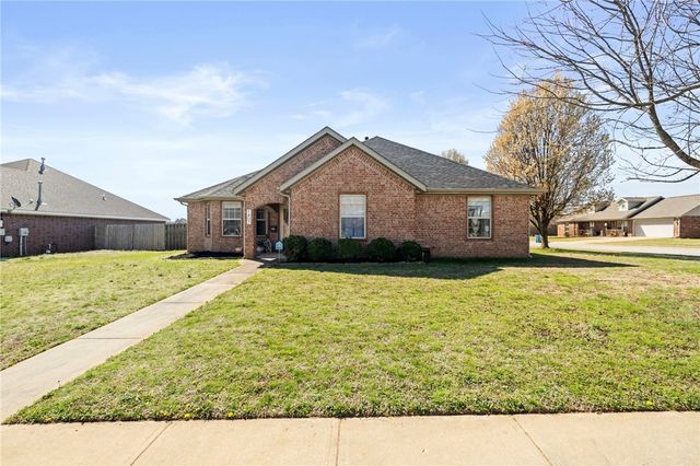 1407 Spruce Street, Pea Ridge, AR 72751