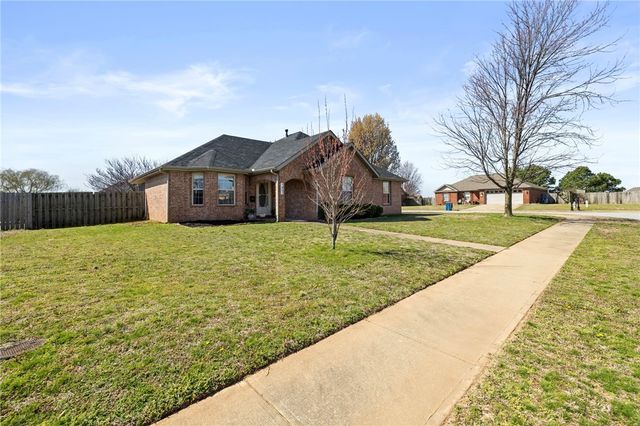 1407 Spruce Street, Pea Ridge, AR 72751