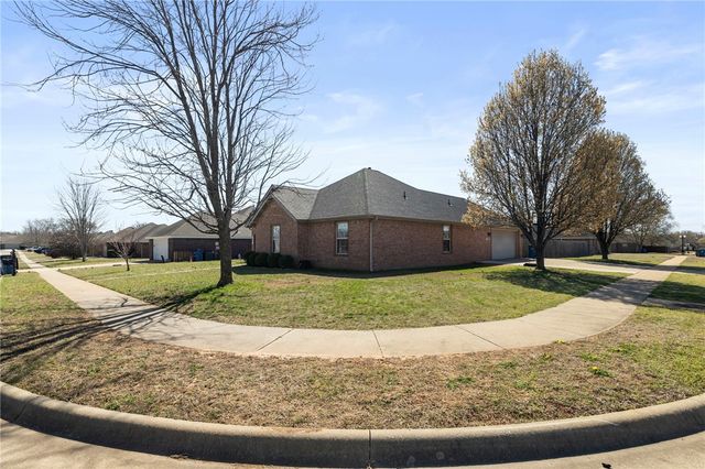 1407 Spruce Street, Pea Ridge, AR 72751