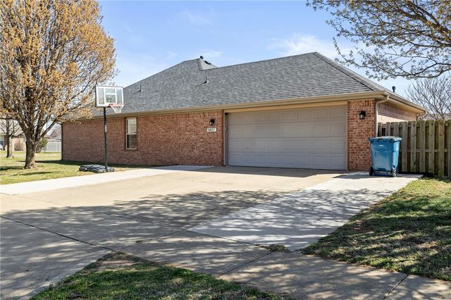 1407 Spruce Street, Pea Ridge, AR 72751