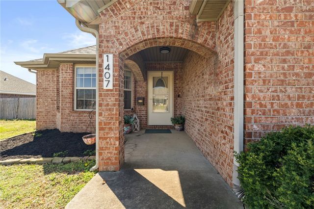 1407 Spruce Street, Pea Ridge, AR 72751