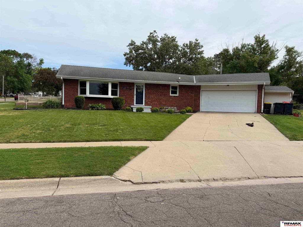 631 Capitol Beach Boulevard, Lincoln, NE 68528