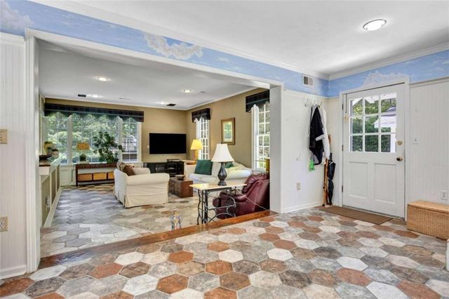 103 Gabriel Way, Social Circle, GA 30025