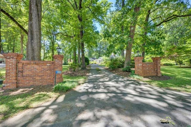 103 Gabriel Way, Social Circle, GA 30025