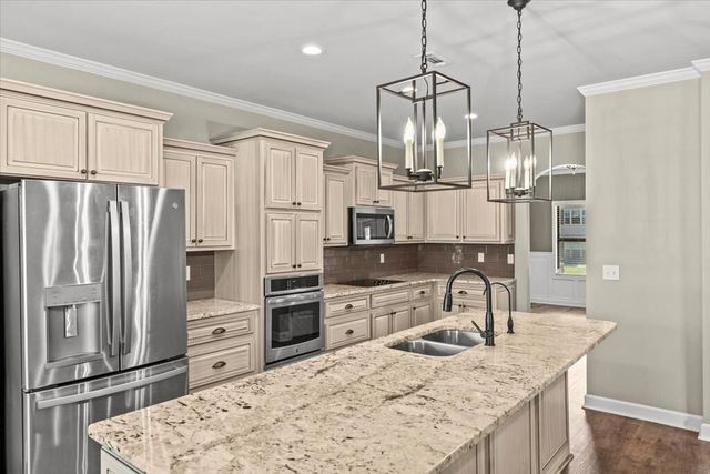 100 Anthem Avenue, Dothan, AL 36305