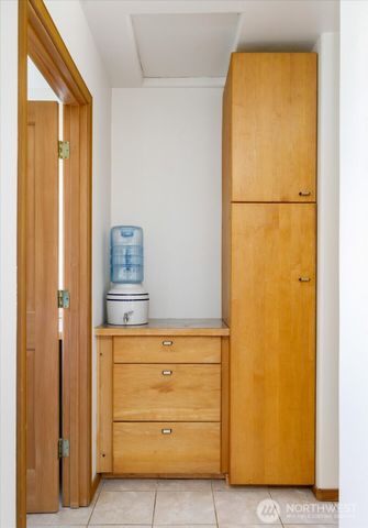 1002 Carl Avenue, Oak Harbor, WA 98277