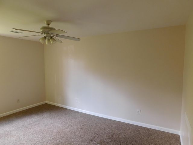 32005 W 12 Mile Road 206, Farmington Hills, MI 48334