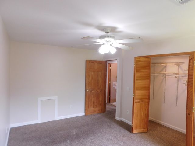 32005 W 12 Mile Road 206, Farmington Hills, MI 48334