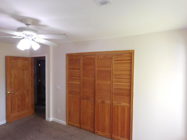 32005 W 12 Mile Road 206, Farmington Hills, MI 48334