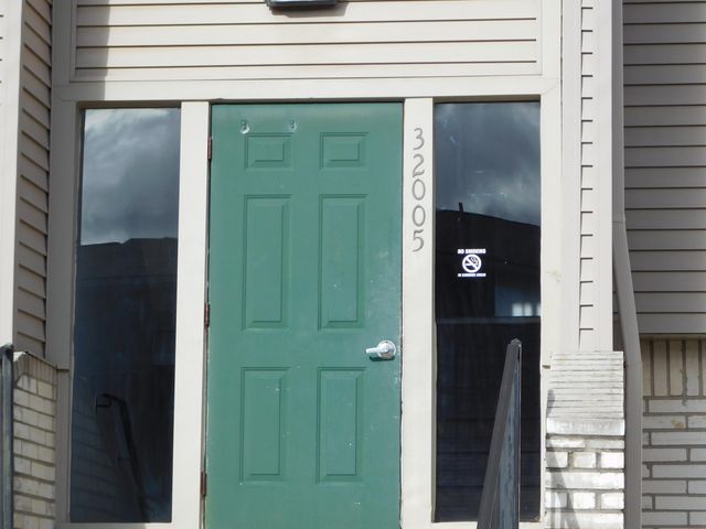 32005 W 12 Mile Road 206, Farmington Hills, MI 48334