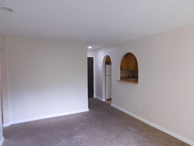 32005 W 12 Mile Road 206, Farmington Hills, MI 48334