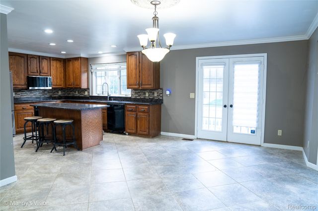 54473 Flamingo Drive, Shelby Charter Township, MI 48315