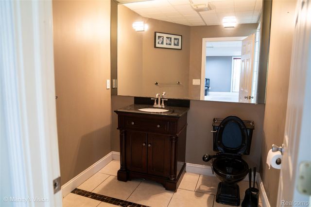 54473 Flamingo Drive, Shelby Charter Township, MI 48315