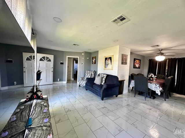 2021 Belle Terrace, Bakersfield, CA 93304