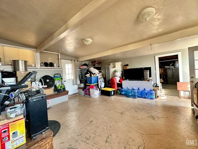 2021 Belle Terrace, Bakersfield, CA 93304