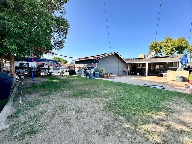 2021 Belle Terrace, Bakersfield, CA 93304