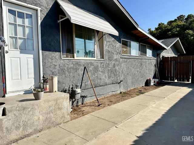 2021 Belle Terrace, Bakersfield, CA 93304