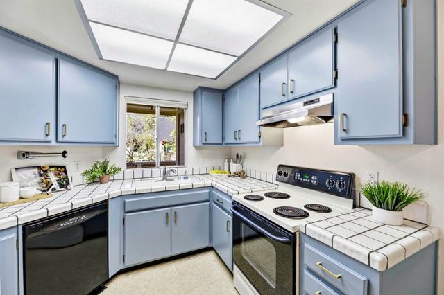 1066 Cedar Gables Drive, San Jose, CA 95118