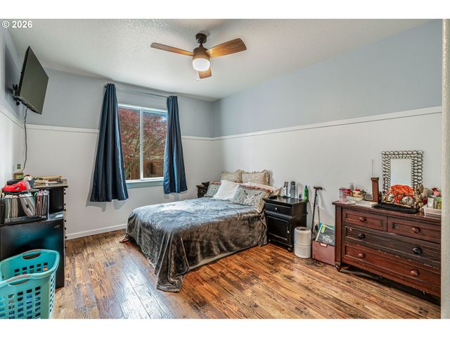 221 E 16TH St, Lafayette, OR 97127