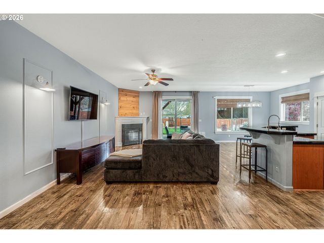 221 E 16TH St, Lafayette, OR 97127