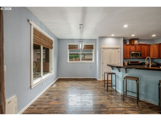 221 E 16TH St, Lafayette, OR 97127