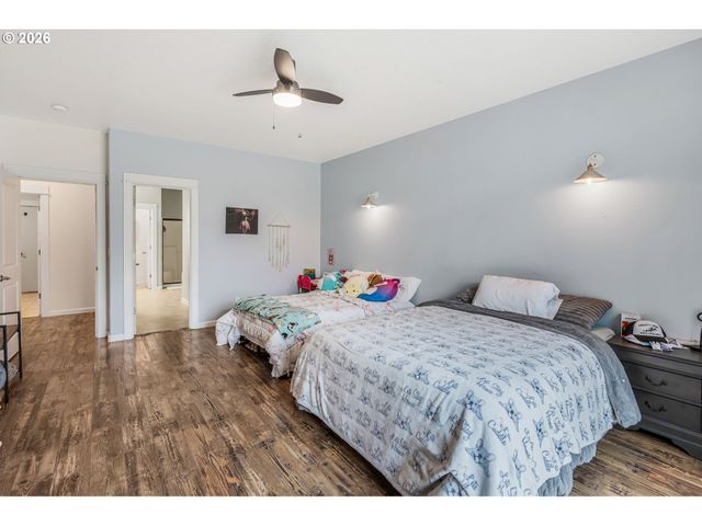 221 E 16TH St, Lafayette, OR 97127